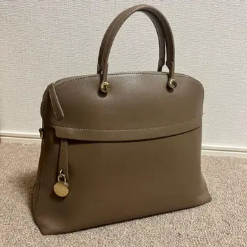 브라운 가죽 핸드백