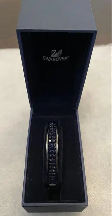 SWAROVSKI 블랙 블루스톤 뱅글 ( 약 16.5cm )