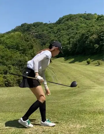 데상트 M 사이즈 스커트 프릴