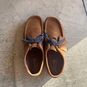 CLARKS 브라운 스웨이드 모카신