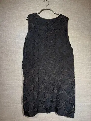 FRAY I.D 레이스 소재 슬리브리스 원피스 블랙