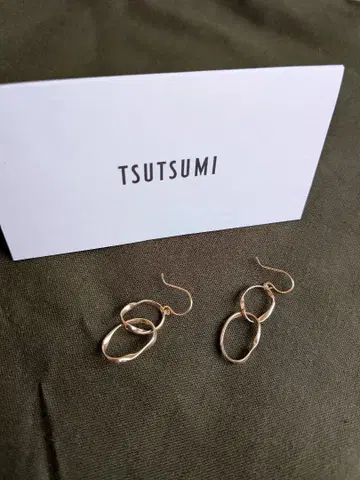 TSUTSUMI 골드 후프 귀걸이