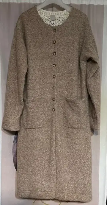 츠하루 바이 사만사 모스모스 레이스 덧댄 알파카 니트 롱 코트 베이지