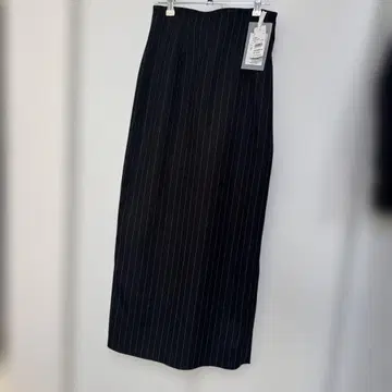 블랙과 화이트 스트라이프 타이트 스커트 36