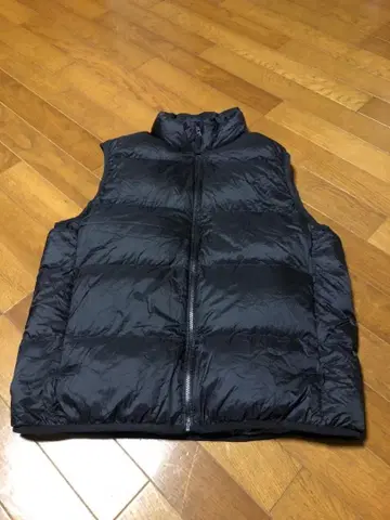 새상품급 유니클로 울트라 라이트 다운 베스트