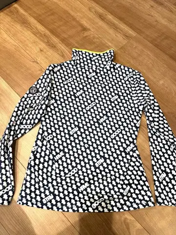 and per se 하이넥 셔츠 네이비/화이트