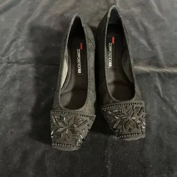 컬렉션 블랙 플랫슈즈