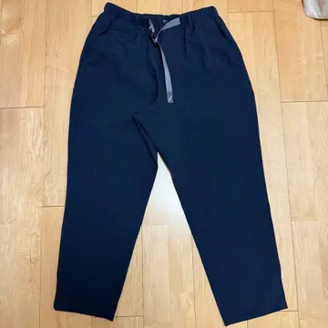 트로피컬 스트레치 테이퍼드 팬츠 오슈만즈 별주 네이비 M