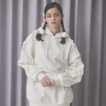 Lovilyn 프릴 속기모 바브미 후드티 화이트