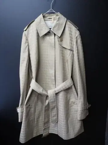 아쿠아 스큐텀 트렌치코트