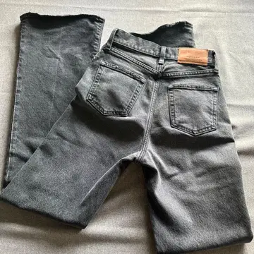 [ 착용 1회 ] 마우지 블랙 플레어 데님 23 롱