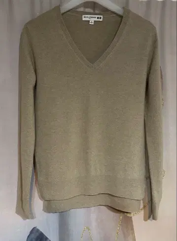 유니클로 이네스 한정판 콜라보 캐시미어 100% V넥 니트 베이지