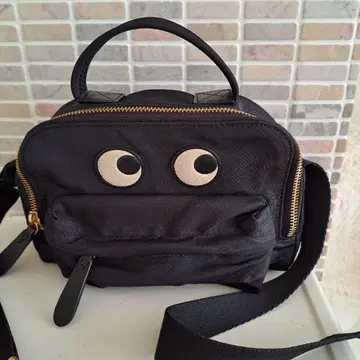 ANIYA HINDMARCH 안야 힌드마치 아이즈 숄더백