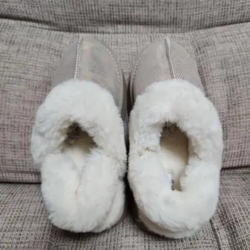 천연 가죽 NICAL 무스탕 백 스트랩 샌들