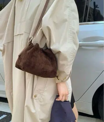 Chiina 개구리 주머니 개더 핸드백