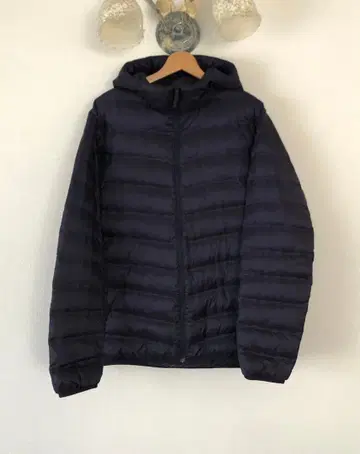 유니클로 후드 부착 울트라 라이트 다운 자켓 XL 네이비 새상품급