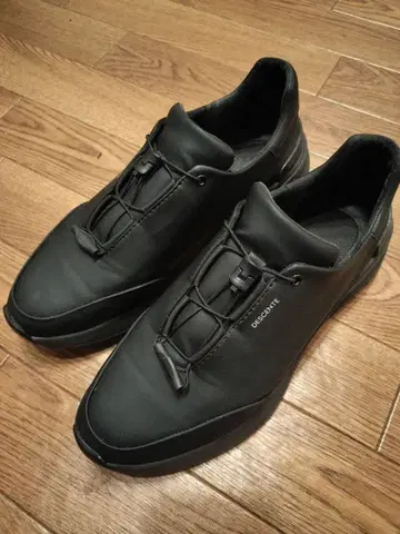 DESCENTE 데상트 블랙 스니커즈 새상품급
