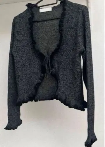 326 가디건 니트 그레이 블랙 프릴 maryerose