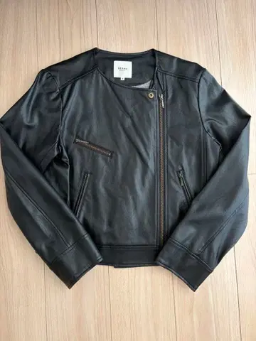 BEAMS HEART 블랙 가죽 라이더 자켓