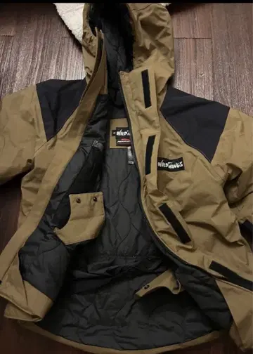 Wild Things 플리마켓 방수 자켓