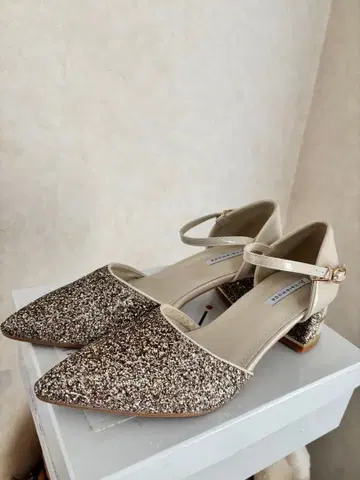 [ 새상품급 ] haremode 하레모드 글리터 펌프스 포멀