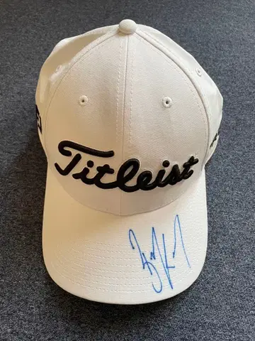[ 새상품 ] Titleist 저스티스 로즈 사인 포함 화이트 캡