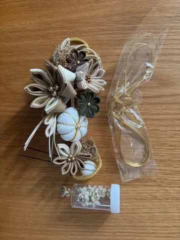 일본 의류 머리 장식 세트 베이지 계열 성인식