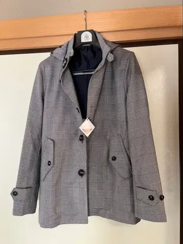 후드 부착 코트