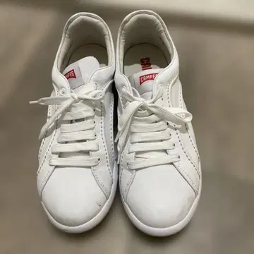 CAMPPER 화이트 스니커즈