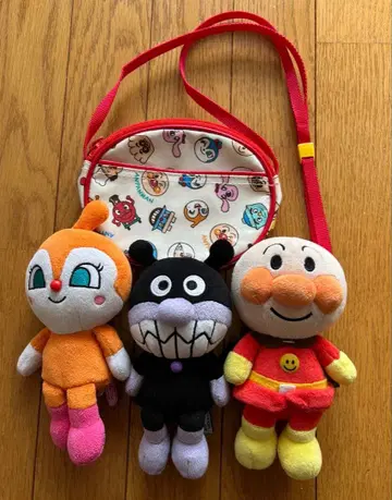 호빵맨 봉제 인형 세트와 파우치