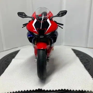 혼다 CBR1000RR-R 1/12 프라모델 완성품입니다.