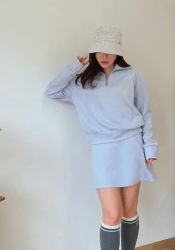 [루나 골프] Mochi suede flare skirt blue