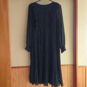 A LLA MODA 네이비 도트 무늬 프릴 롱 원피스