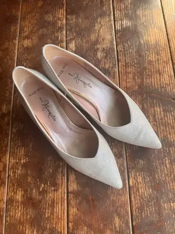 긴자 카네마츠 실버 스틸레토 펌프스 23.5 비 대응