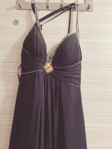 비즈 장식 블랙 스트랩 드레스