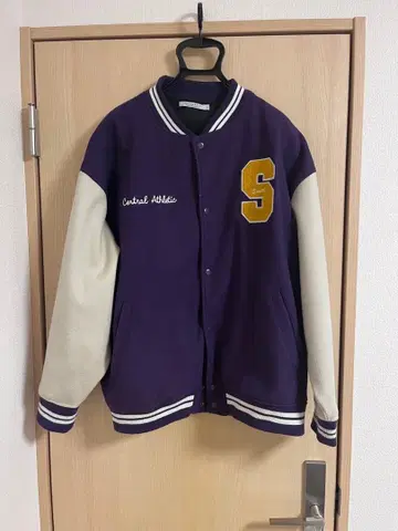 보라색 바시티 자켓