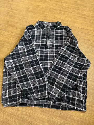 플리스 풀오버 블랙 계열 체크