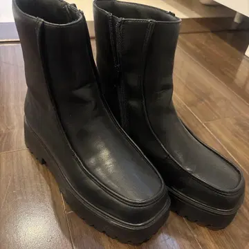 통굽 블랙 부츠 지퍼 포함