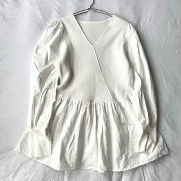 [글래머러스 가든] 셔츠 도킹 페플럼 퍼프 슬리브 블라우스 이소재 F