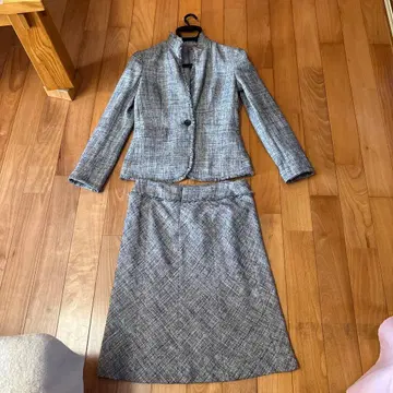 그레이 계열 트위드 노카라 정장 세트
