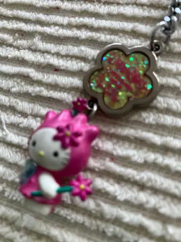 헬로키티 플라워파크 꽃 나비 핑크 키링