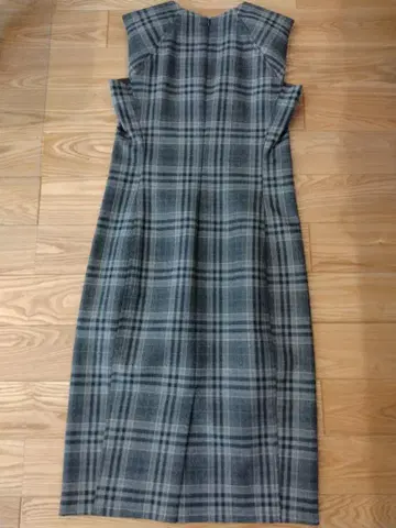 Theory 슬리브리스 원피스 사이즈 2