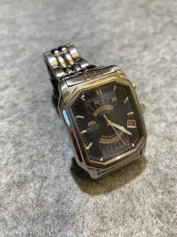 오리엔트 자동 와인딩 손목시계 EUAA-C0 (멀티 이어 캘린더)