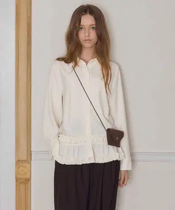 soyun 밑단 프릴 블라우스