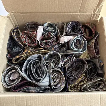 넥타이 세트 약 30개