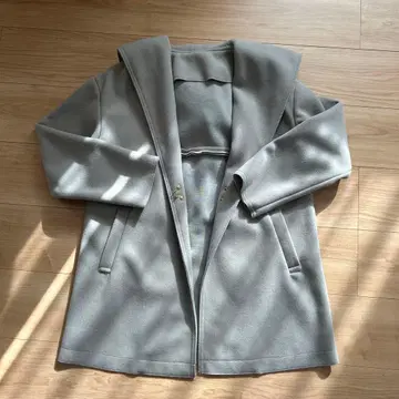 후드 부착 아우터