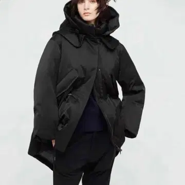 UNIQLO +J 다운 코트 S 사이즈 새상품급 인기 블랙