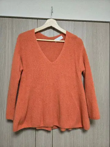 개럴개런트 라쿤 오렌지 V넥 긴팔 니트