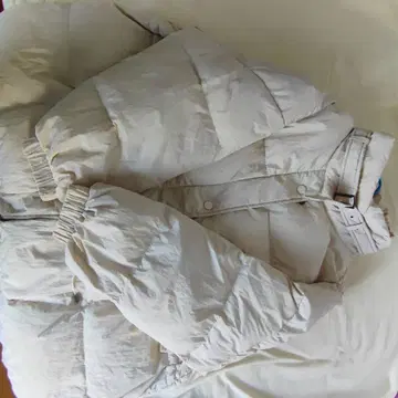 화이트 다운 자켓