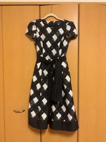 엠즈 그레이시 반팔 원피스 36